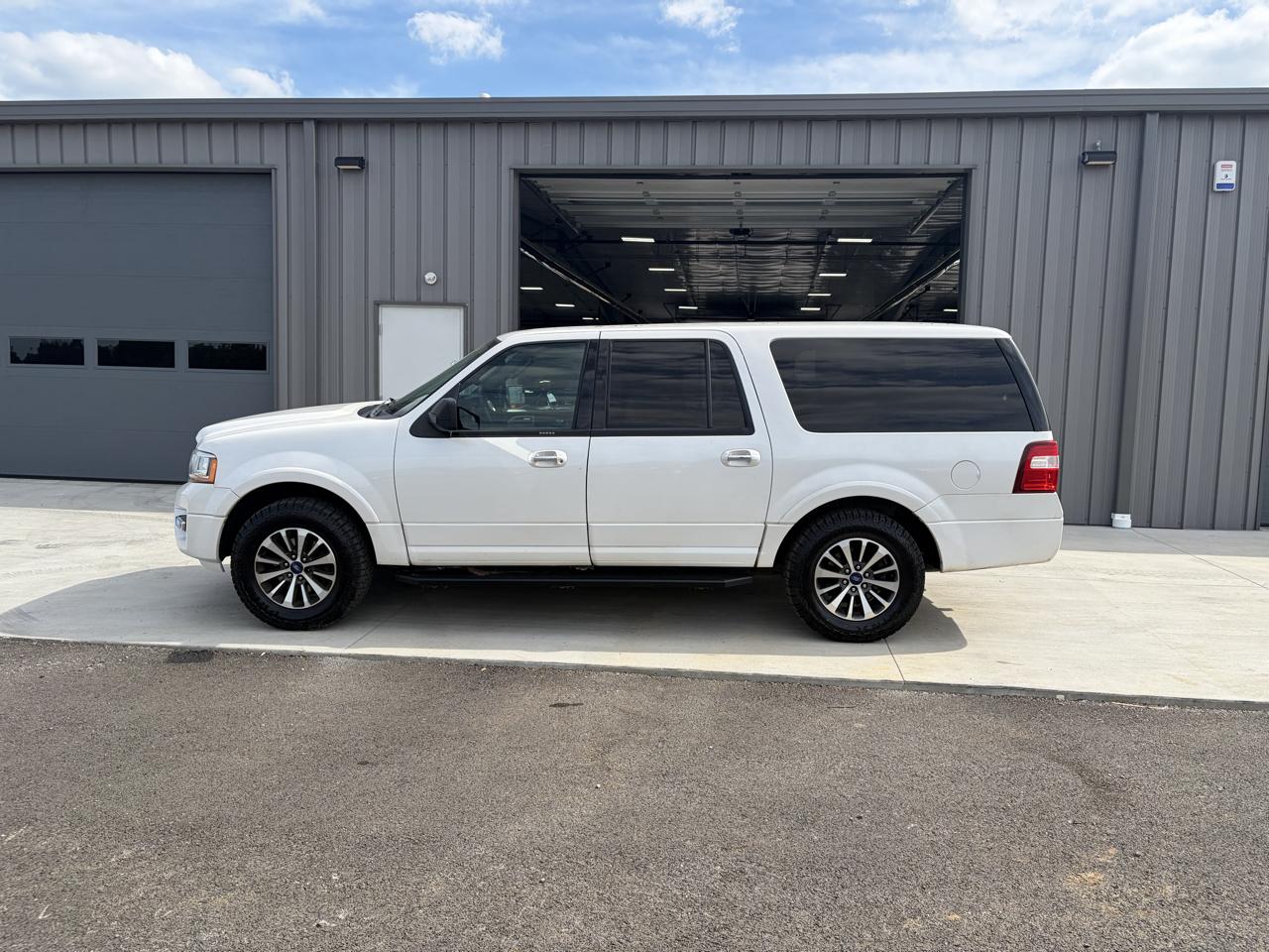 Ford Expedition EL 4WD 4dr XLT 2015