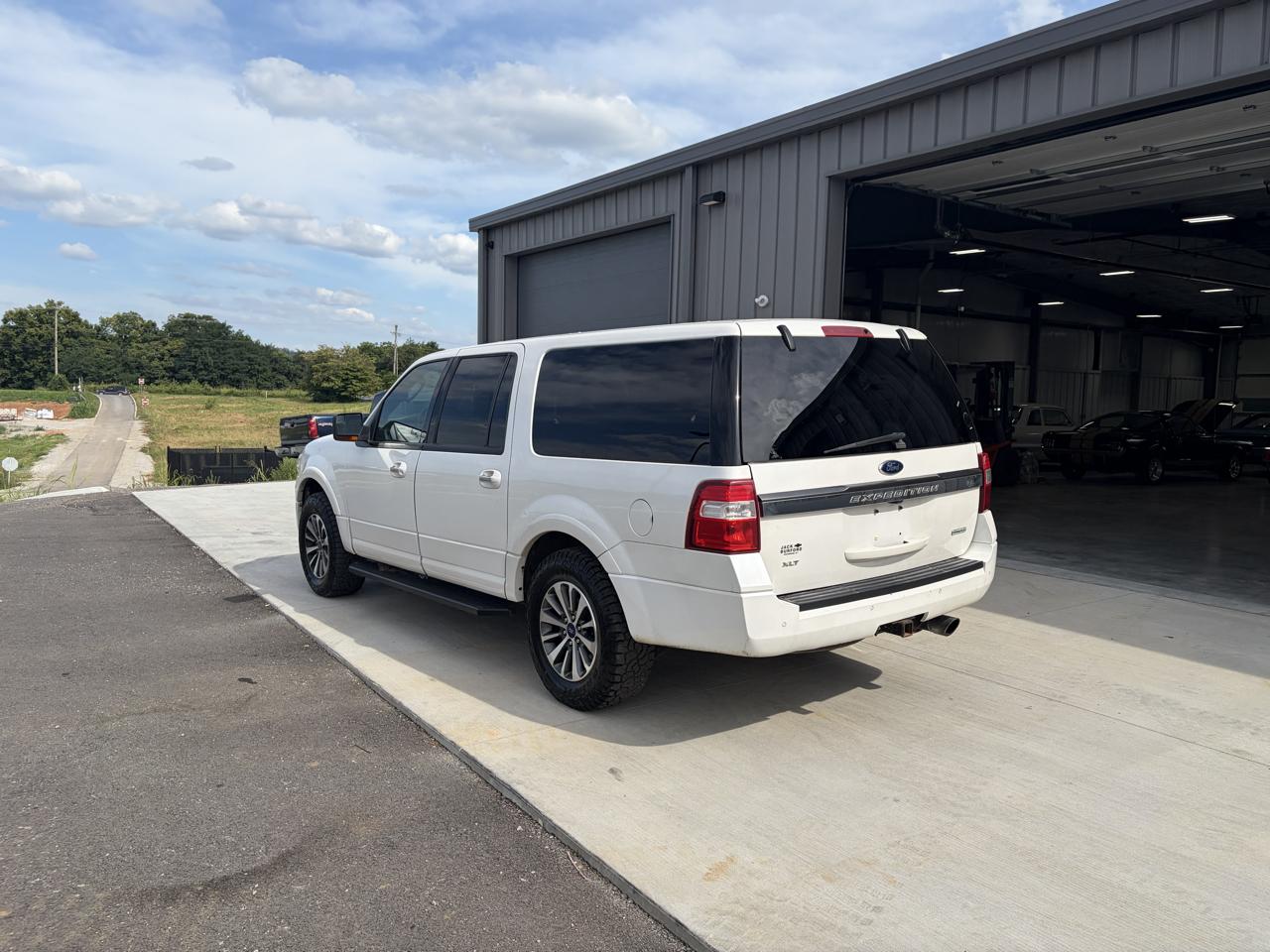 Ford Expedition EL 4WD 4dr XLT 2015