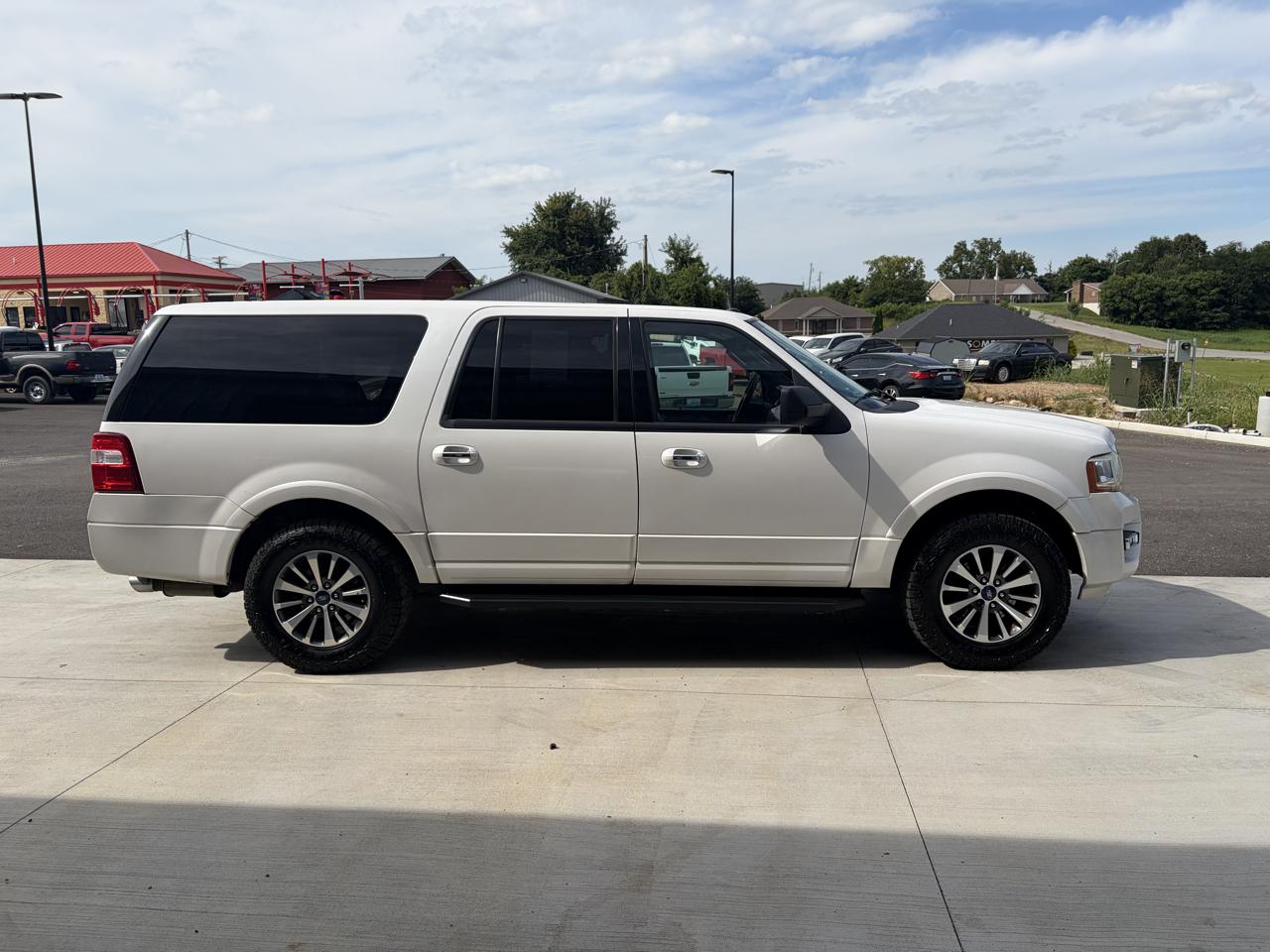 Ford Expedition EL 4WD 4dr XLT 2015