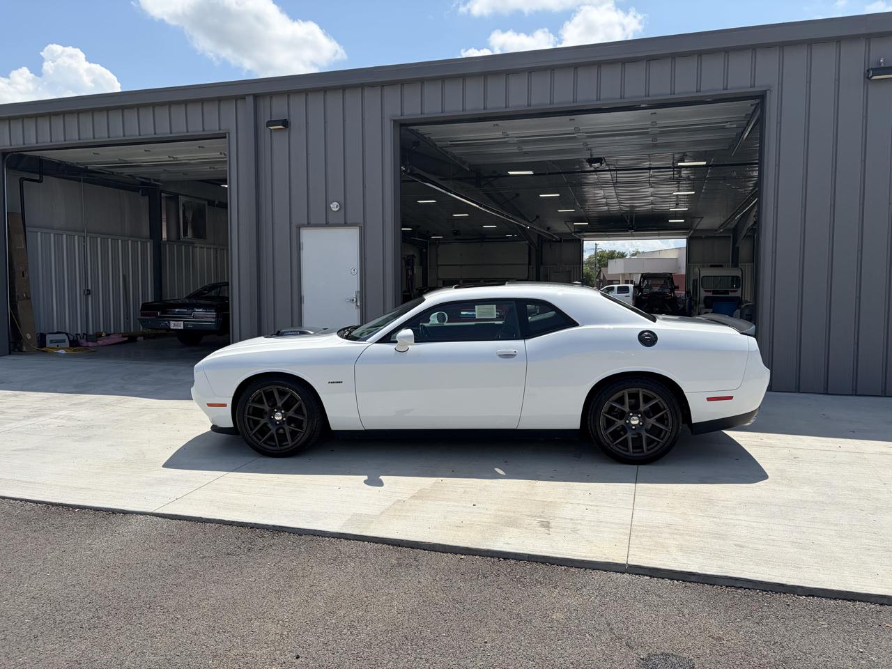 Dodge Challenger 2dr Cpe R/T Plus Shaker 2016