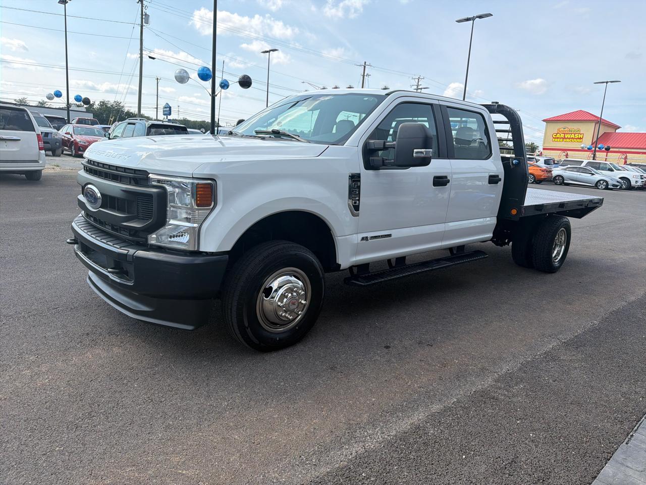 Ford Super Duty F-350 DRW XL 4WD Crew Cab 179" WB 60" CA 2022