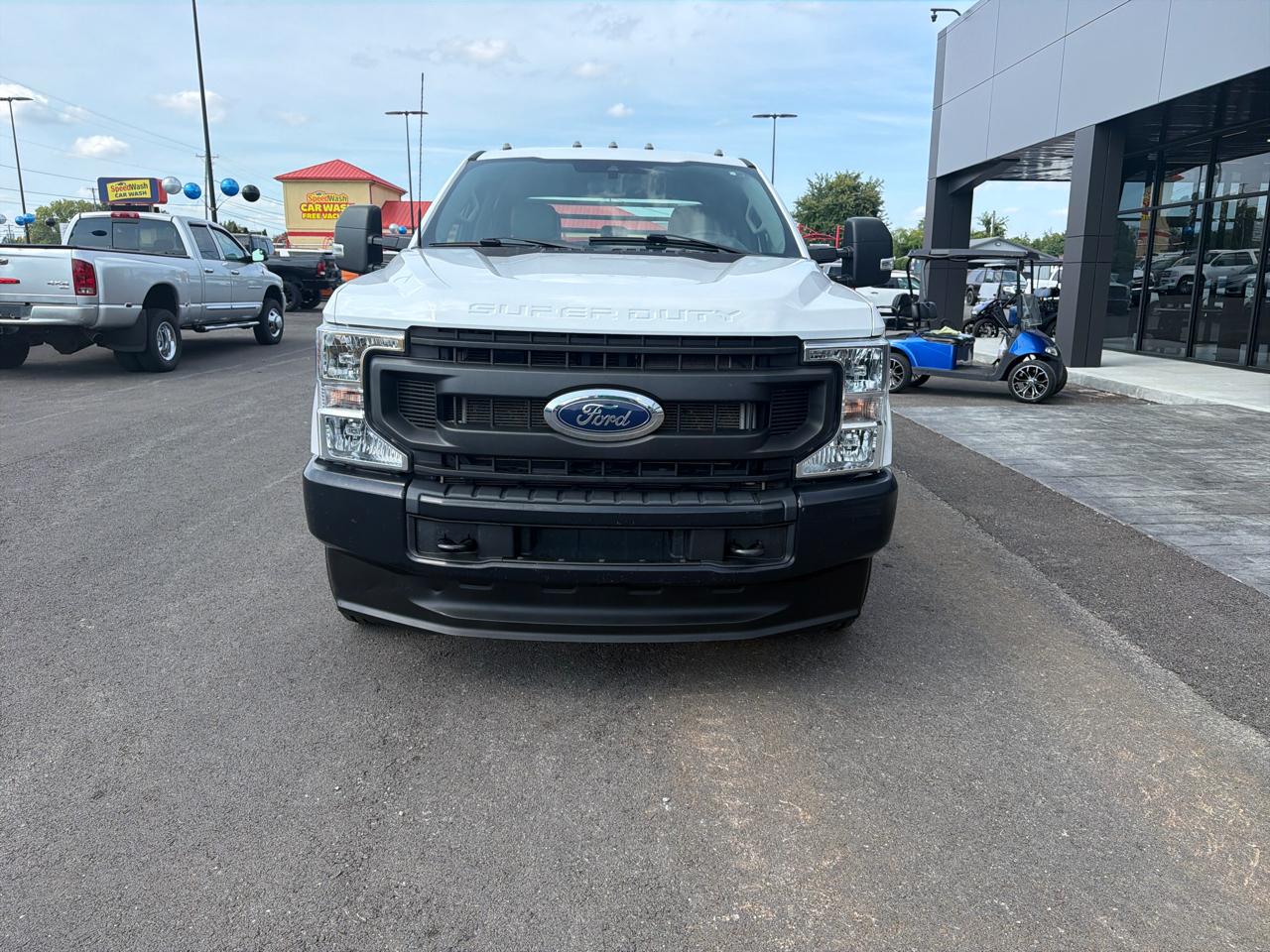 Ford Super Duty F-350 DRW XL 4WD Crew Cab 179" WB 60" CA 2022