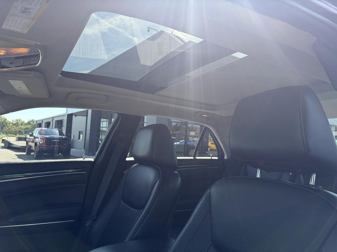 Chrysler 300 4dr Sdn 300C AWD 2016