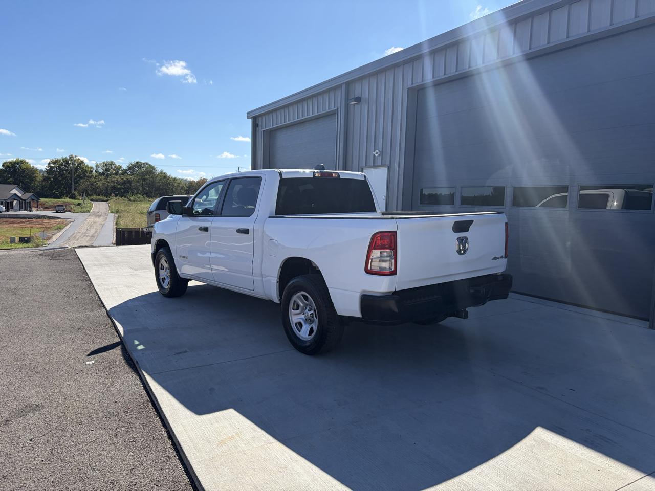RAM 1500 Tradesman 4x4 Crew Cab 5'7" Box 2021