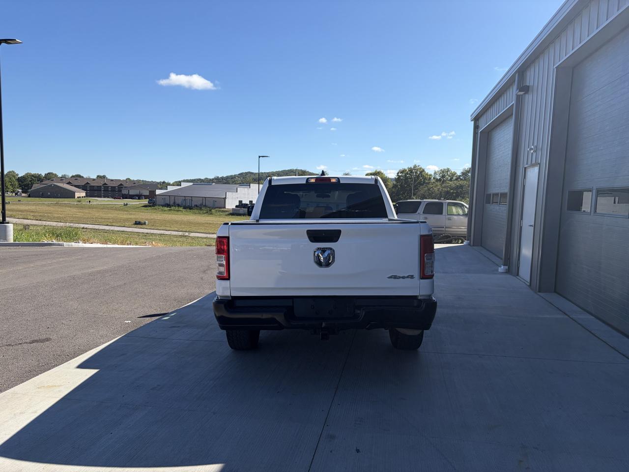 RAM 1500 Tradesman 4x4 Crew Cab 5'7" Box 2021
