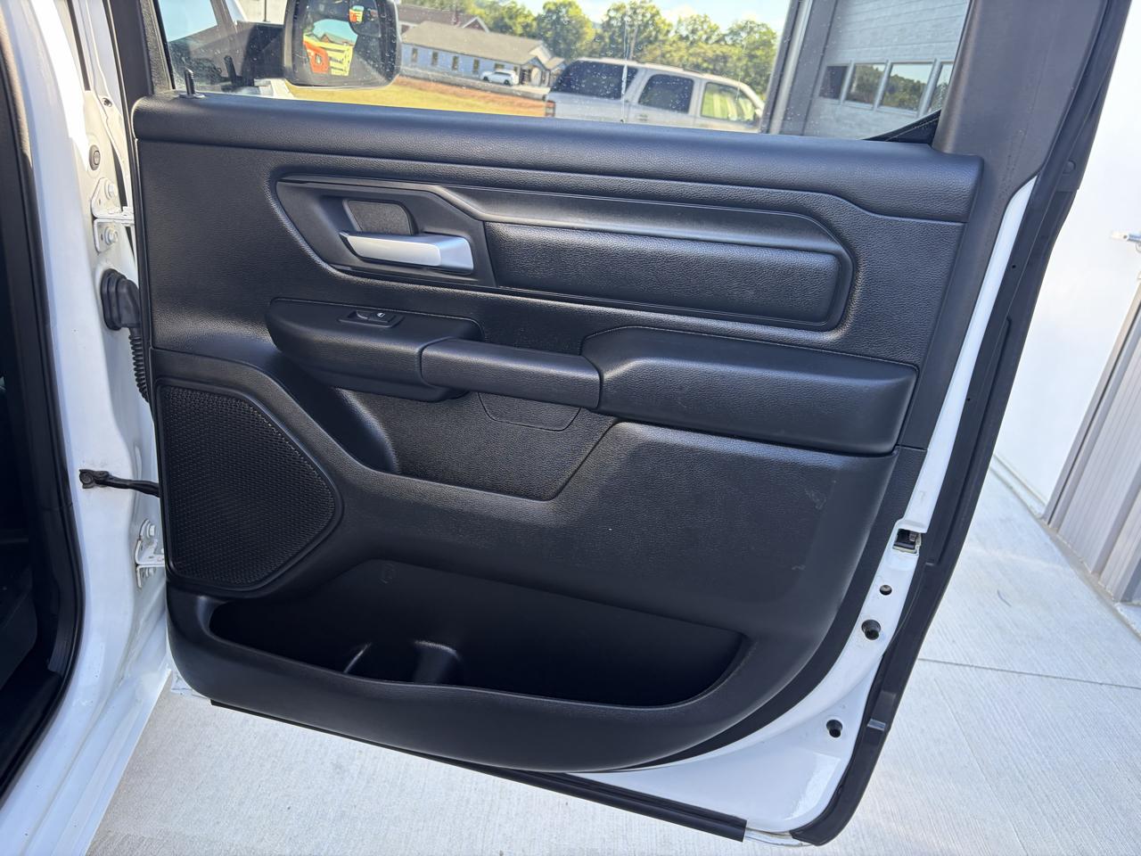 RAM 1500 Tradesman 4x4 Crew Cab 5'7" Box 2021