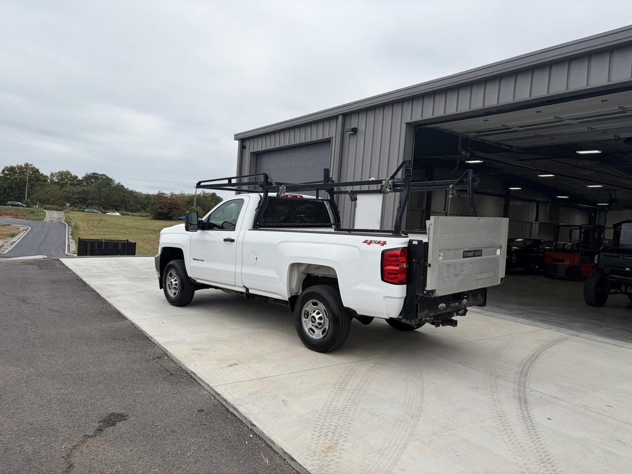 Chevrolet Silverado 2500HD 4WD Reg Cab 133.6" Work Truck 2018
