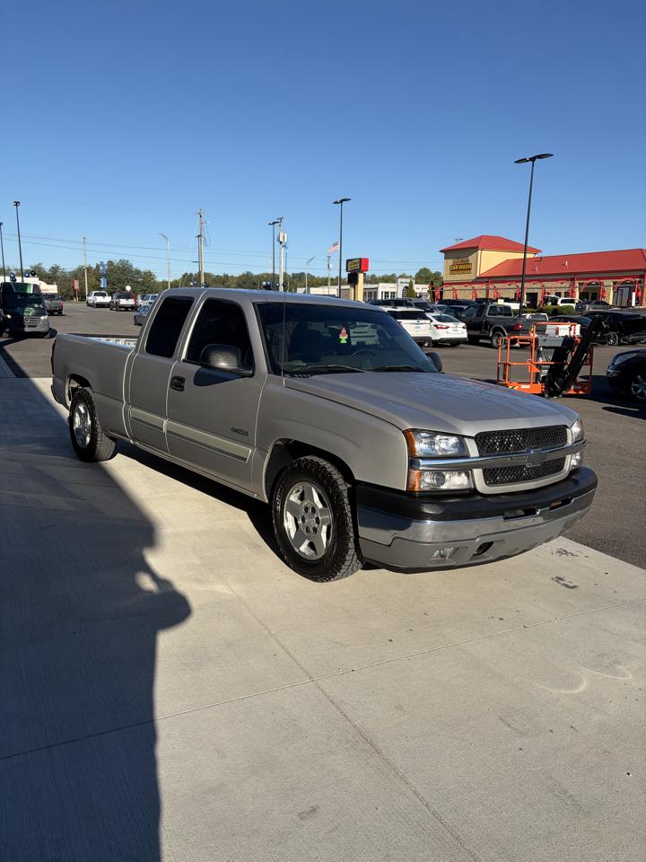 Chevrolet Silverado 1500 Ext Cab 143.5" WB LS 2005