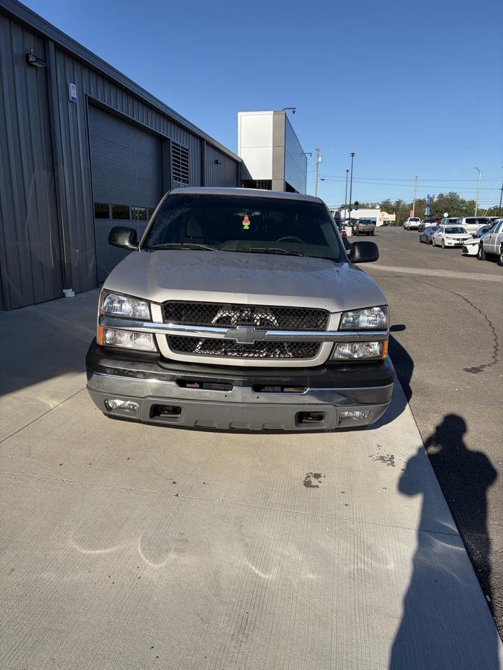 Chevrolet Silverado 1500 Ext Cab 143.5" WB LS 2005