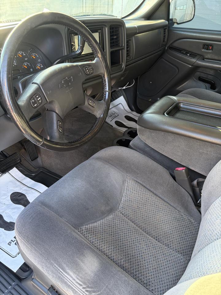 Chevrolet Silverado 1500 Ext Cab 143.5" WB LS 2005
