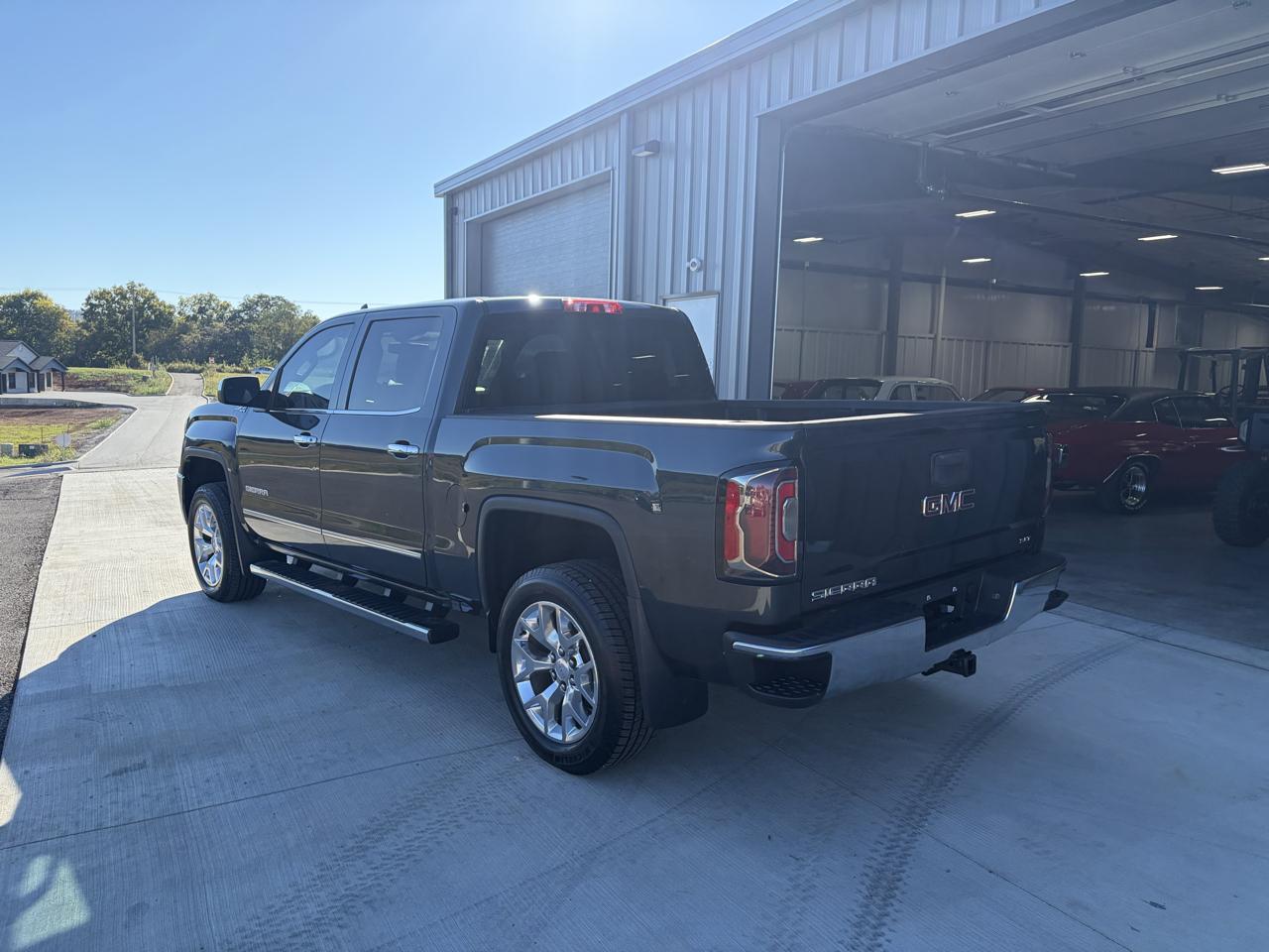GMC Sierra 1500 4WD Crew Cab 143.5" SLT 2017