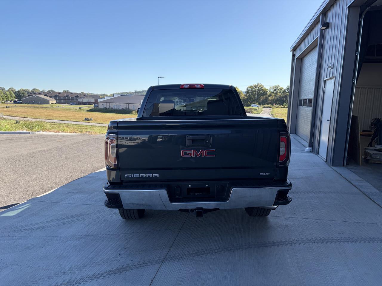 GMC Sierra 1500 4WD Crew Cab 143.5" SLT 2017