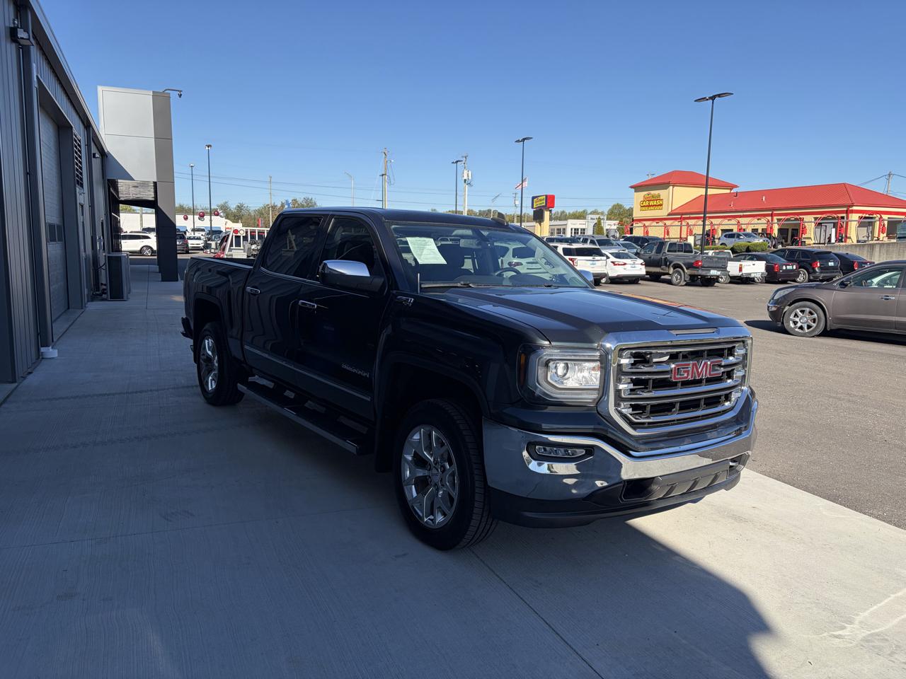 GMC Sierra 1500 4WD Crew Cab 143.5" SLT 2017