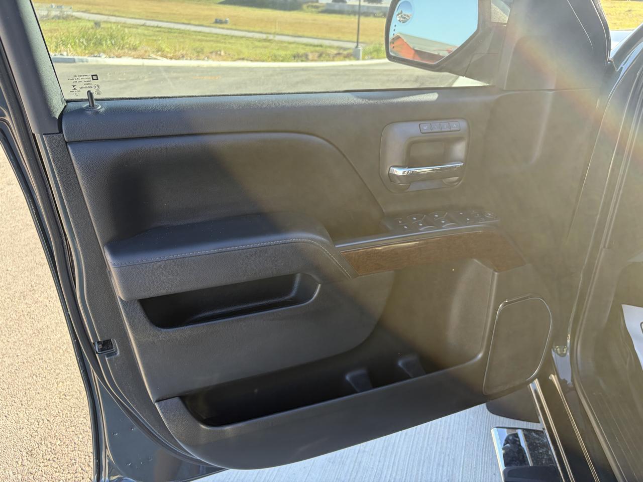 GMC Sierra 1500 4WD Crew Cab 143.5" SLT 2017