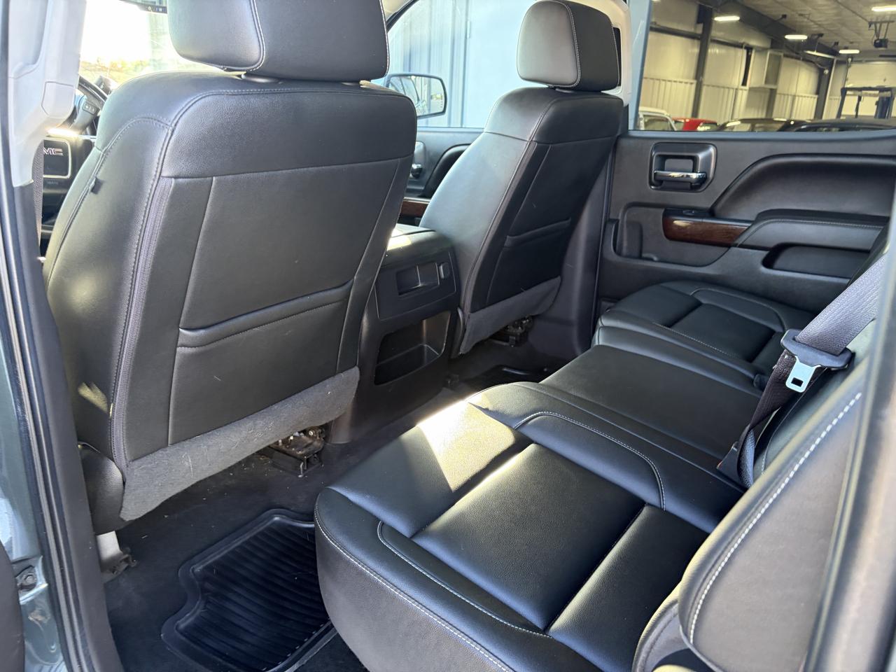 GMC Sierra 1500 4WD Crew Cab 143.5" SLT 2017