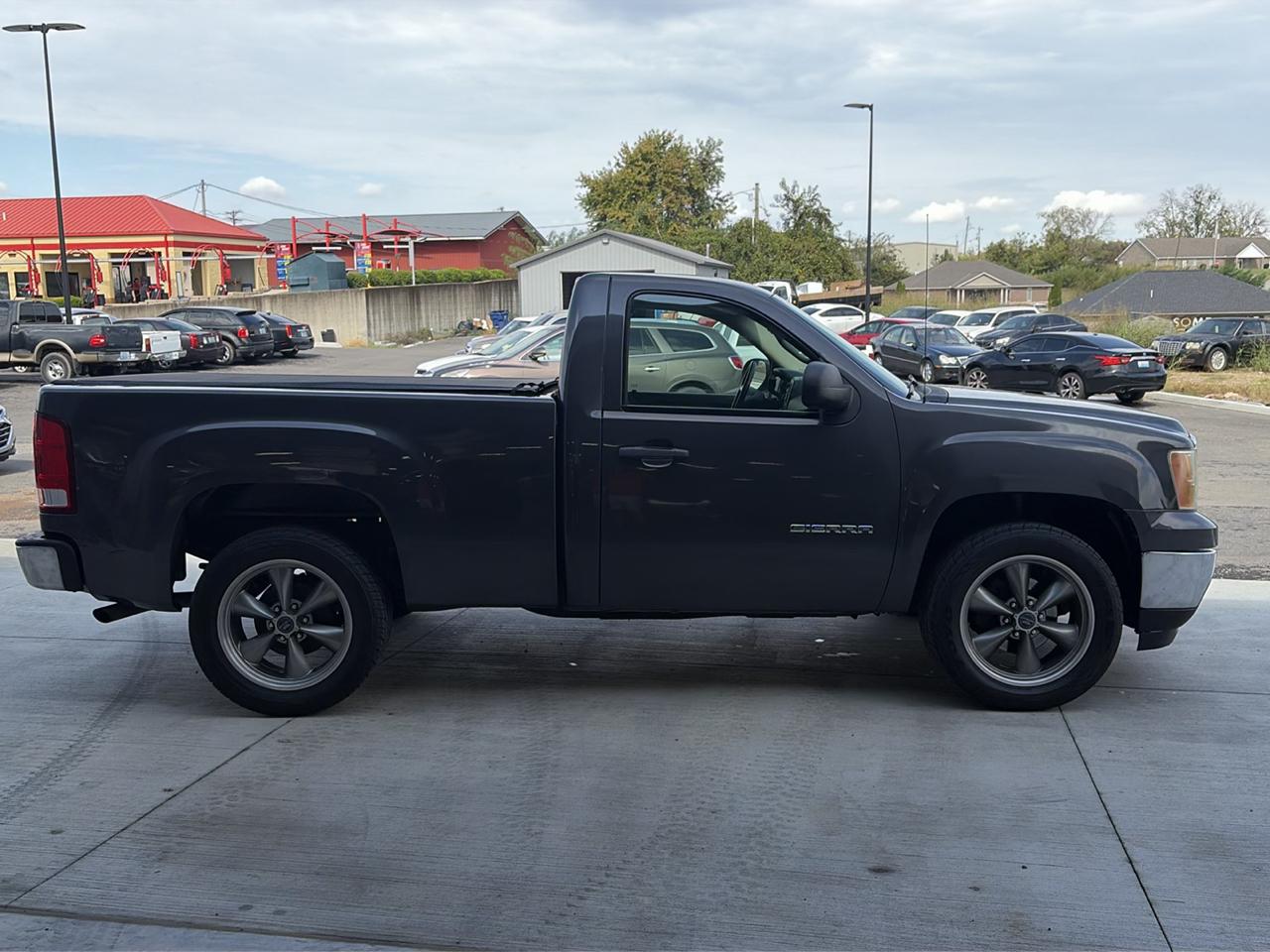 GMC Sierra 1500 2WD Reg Cab 119.0" SLE 2010
