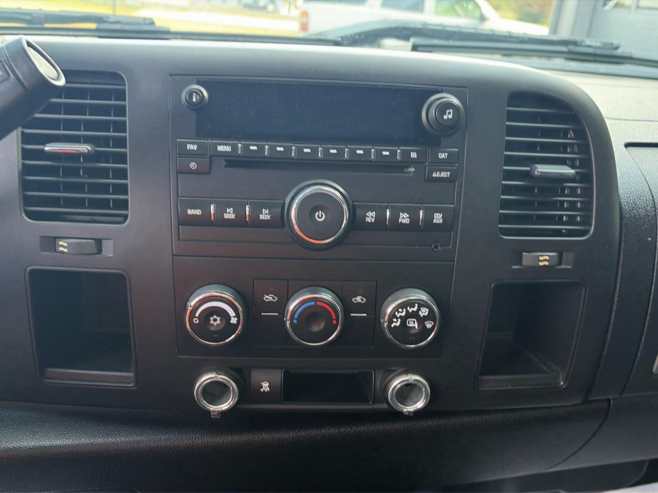 GMC Sierra 1500 2WD Reg Cab 119.0" SLE 2010