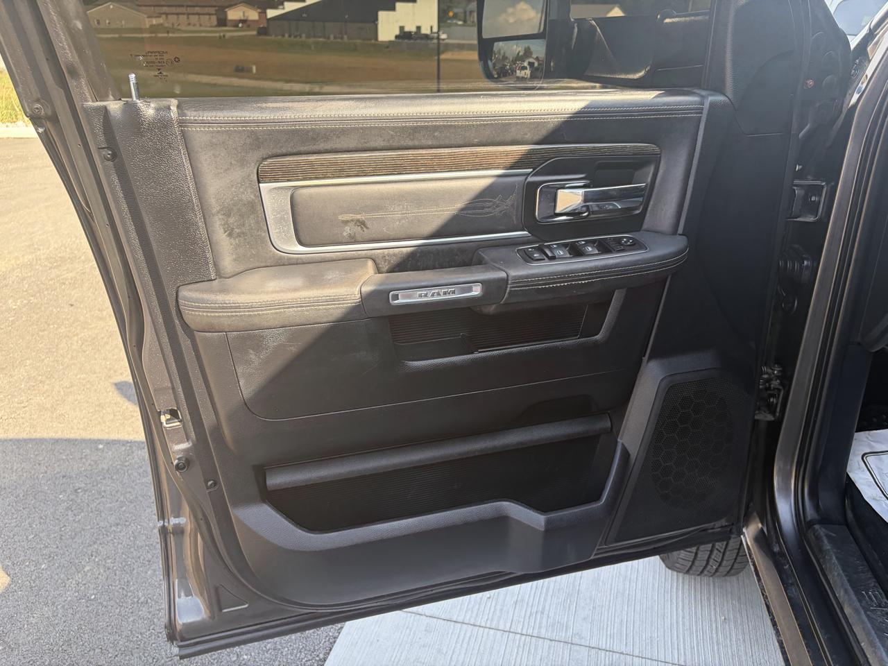 RAM 3500 4WD Crew Cab 169" Longhorn Limited 2014