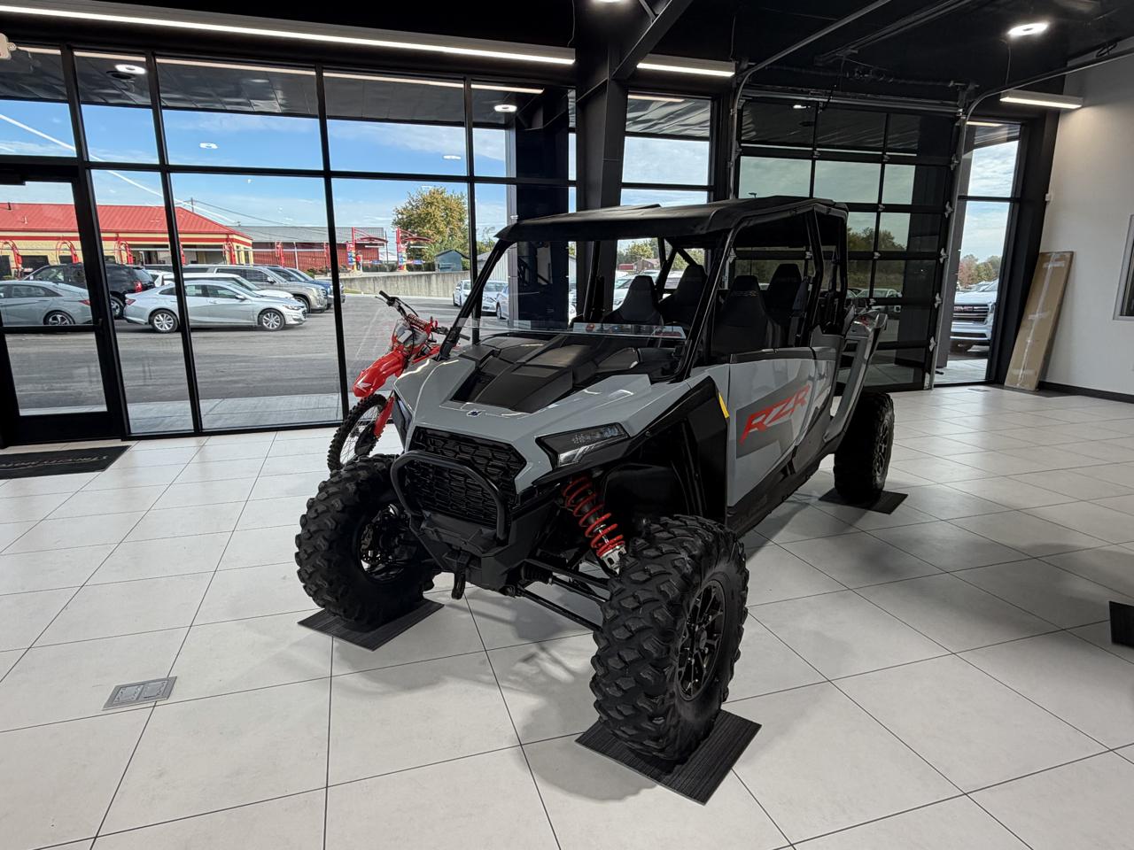 Polaris RZR 1000 XP  2025