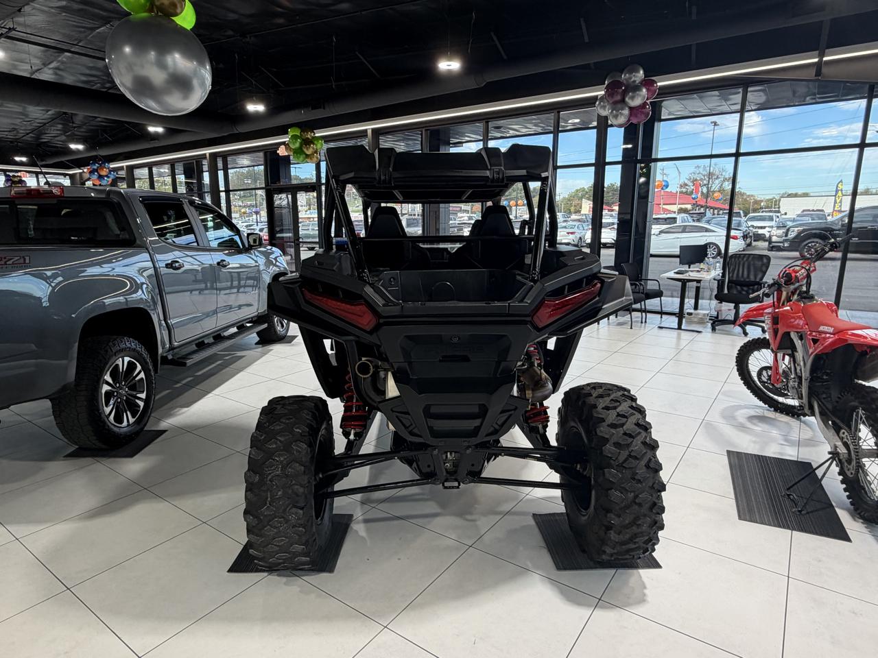 Polaris RZR 1000 XP  2025