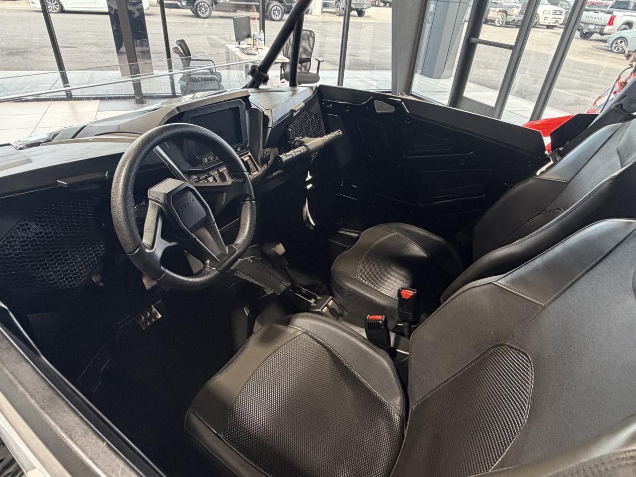 Polaris RZR 1000 XP  2025
