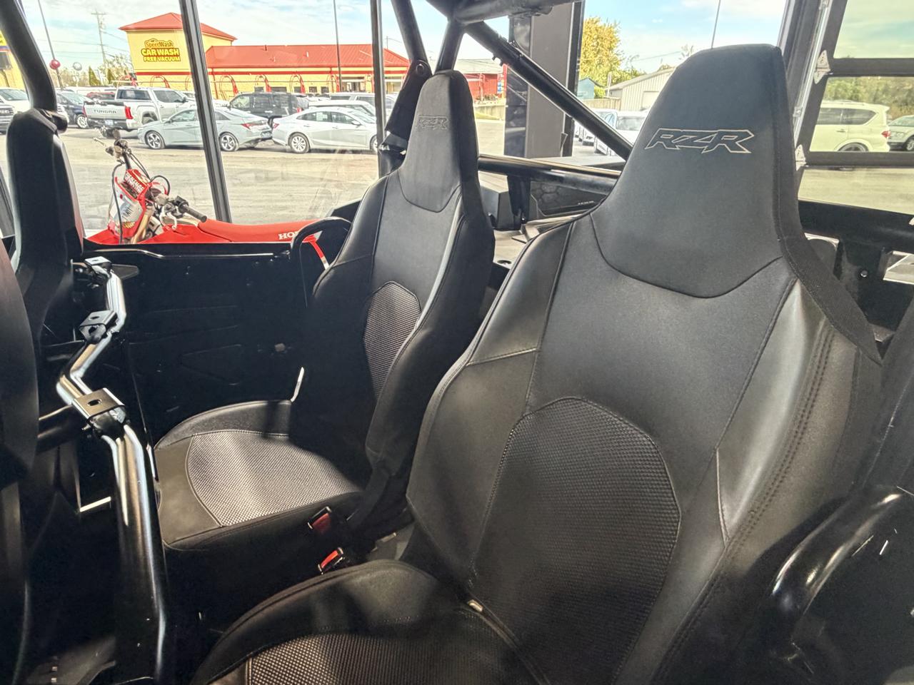 Polaris RZR 1000 XP  2025