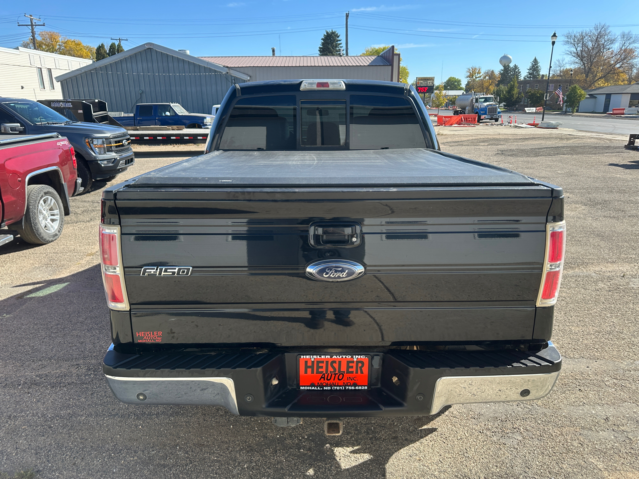 2011 Ford F-150 Lariat photo 2