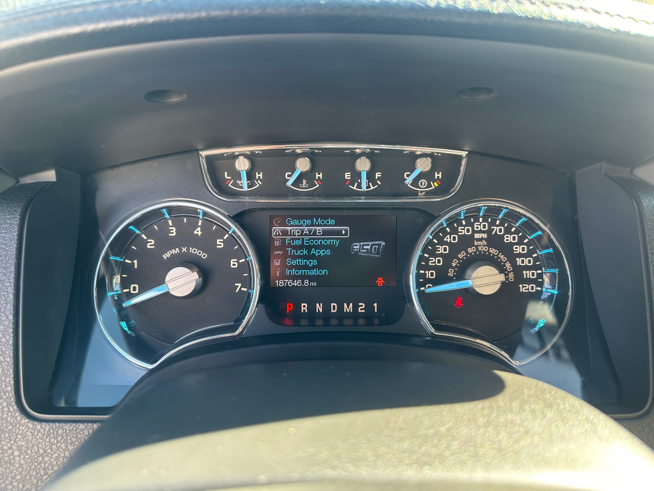 2011 Ford F-150 Lariat photo 3