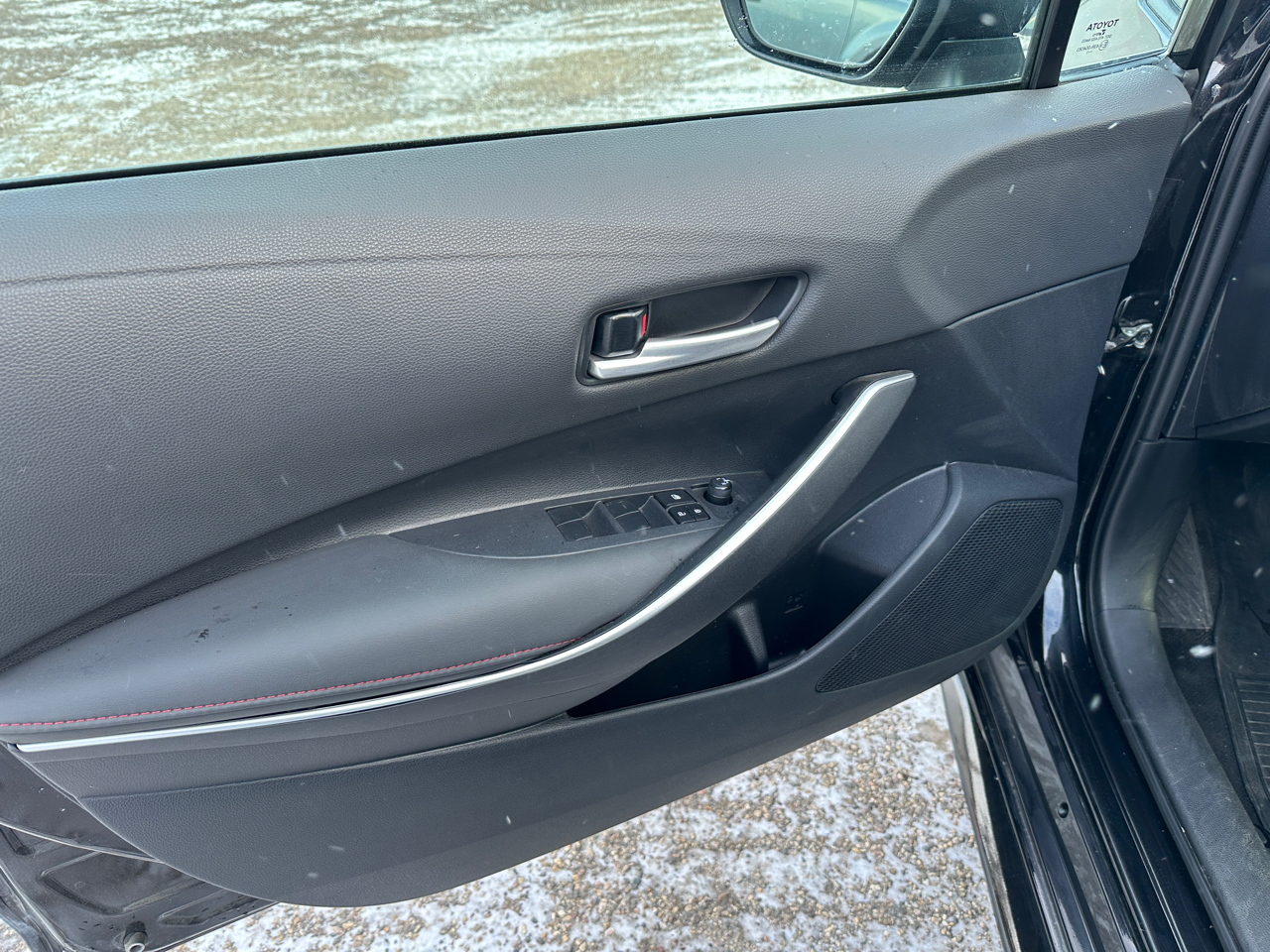 2023 Toyota Corolla SE photo 3