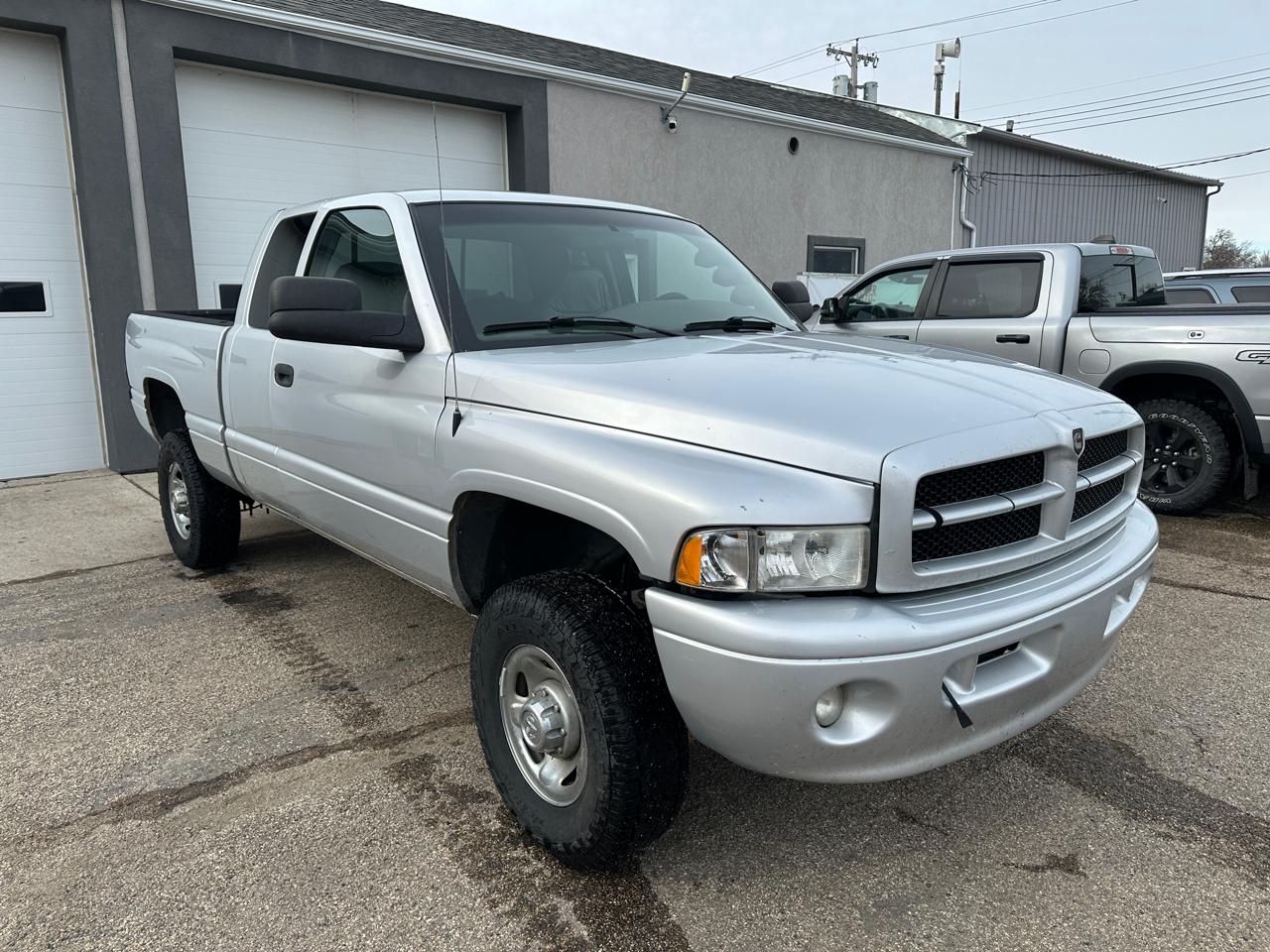 Dodge Ram 2500 Quad Cab 6.5-ft. Bed 4WD 1998