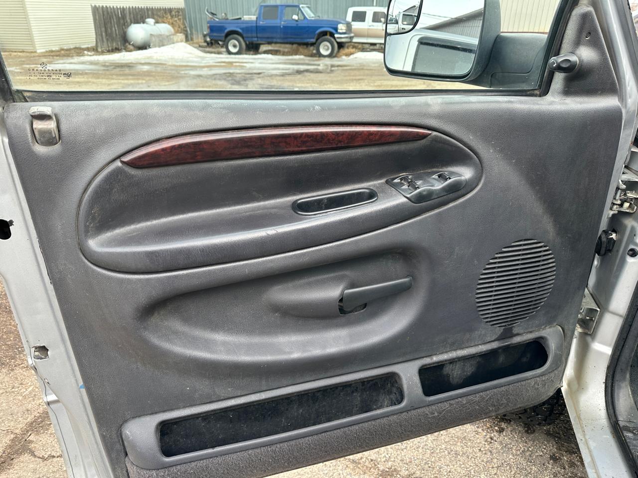 Dodge Ram 2500 Quad Cab 6.5-ft. Bed 4WD 1998