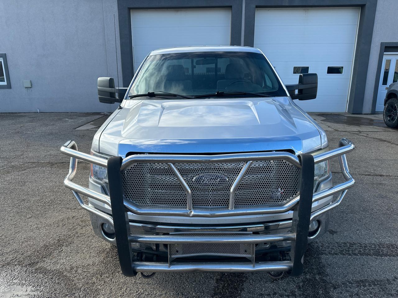 Ford F-150 4WD Reg Cab 145" XLT w/HD Payload Pkg 2011