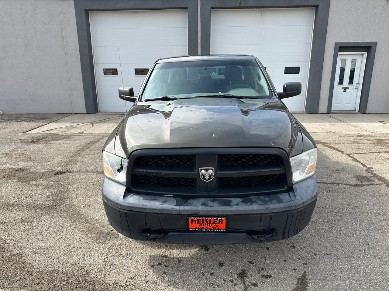 RAM 1500 4WD Quad Cab 140.5" Tradesman 2012