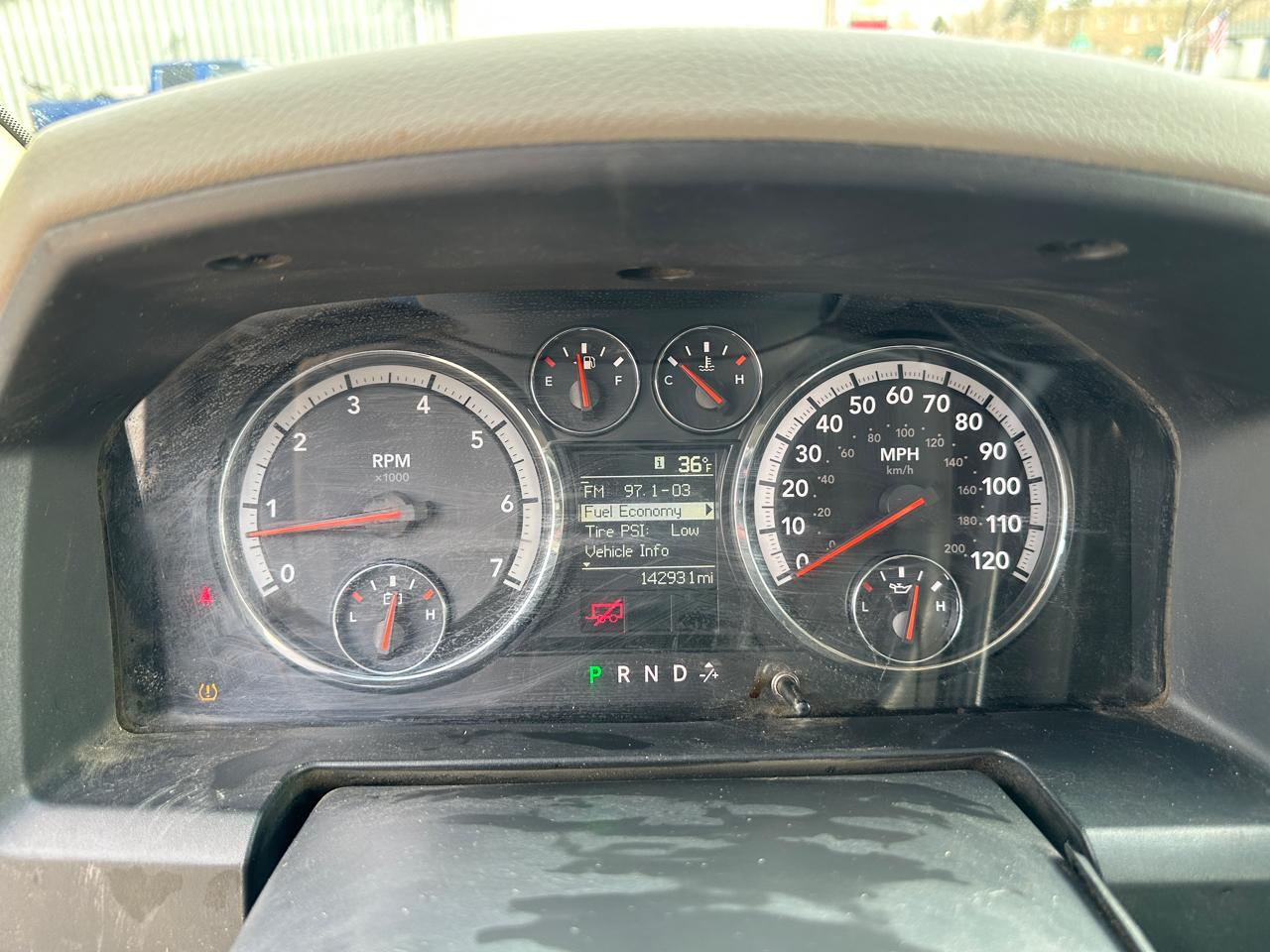 RAM 1500 4WD Quad Cab 140.5" Tradesman 2012