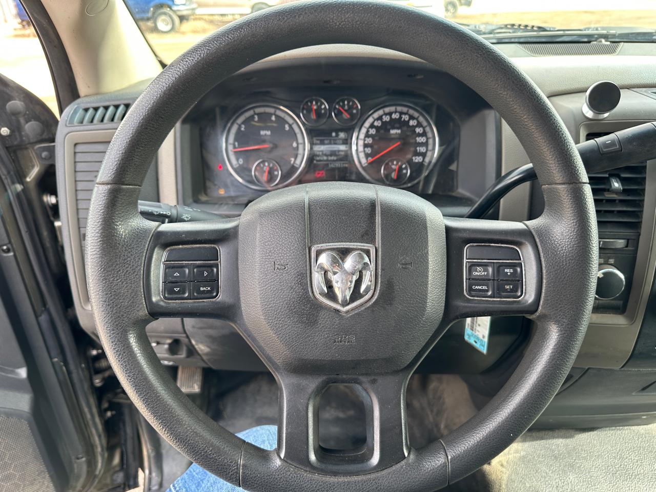 RAM 1500 4WD Quad Cab 140.5" Tradesman 2012