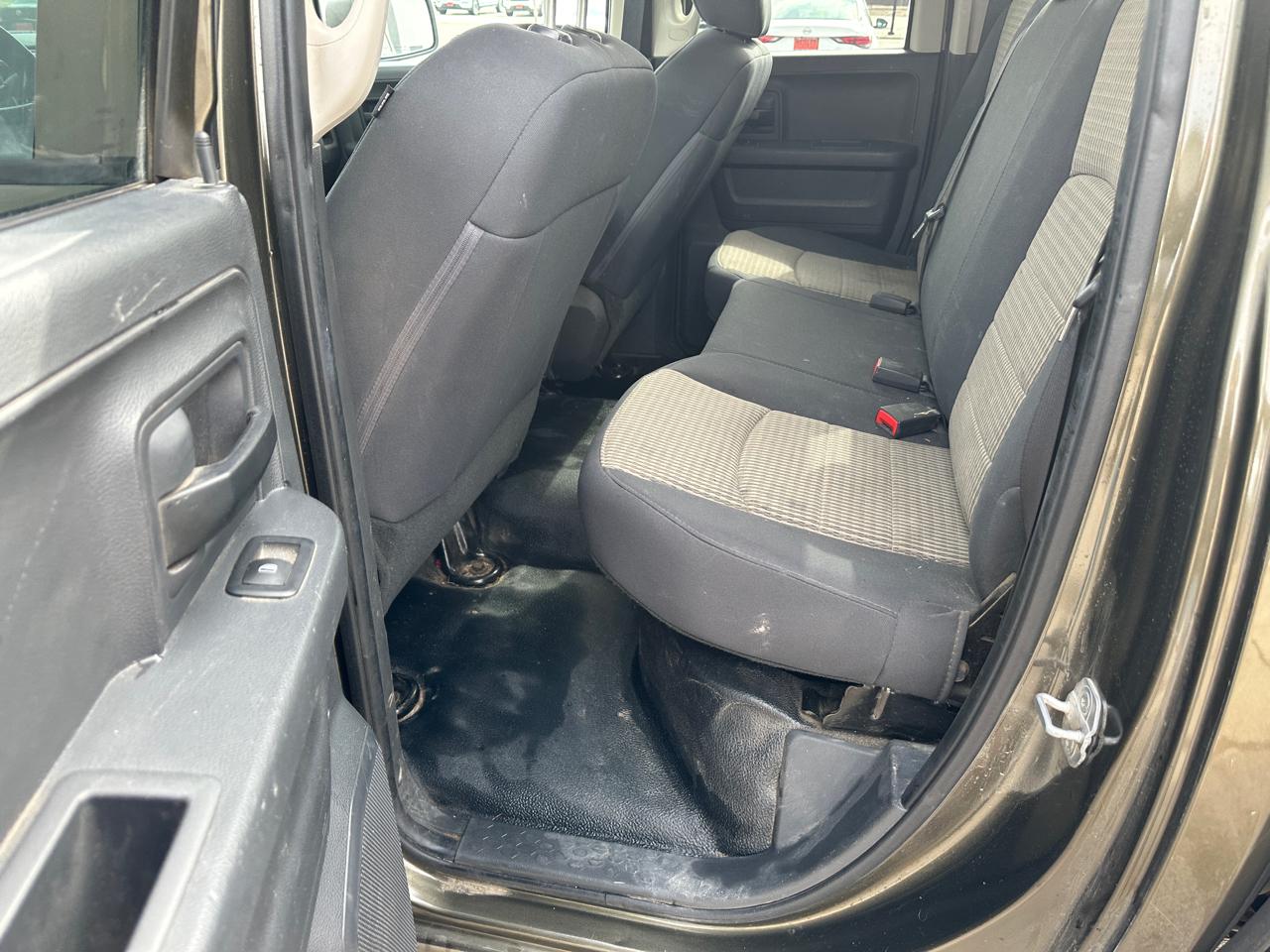 RAM 1500 4WD Quad Cab 140.5" Tradesman 2012