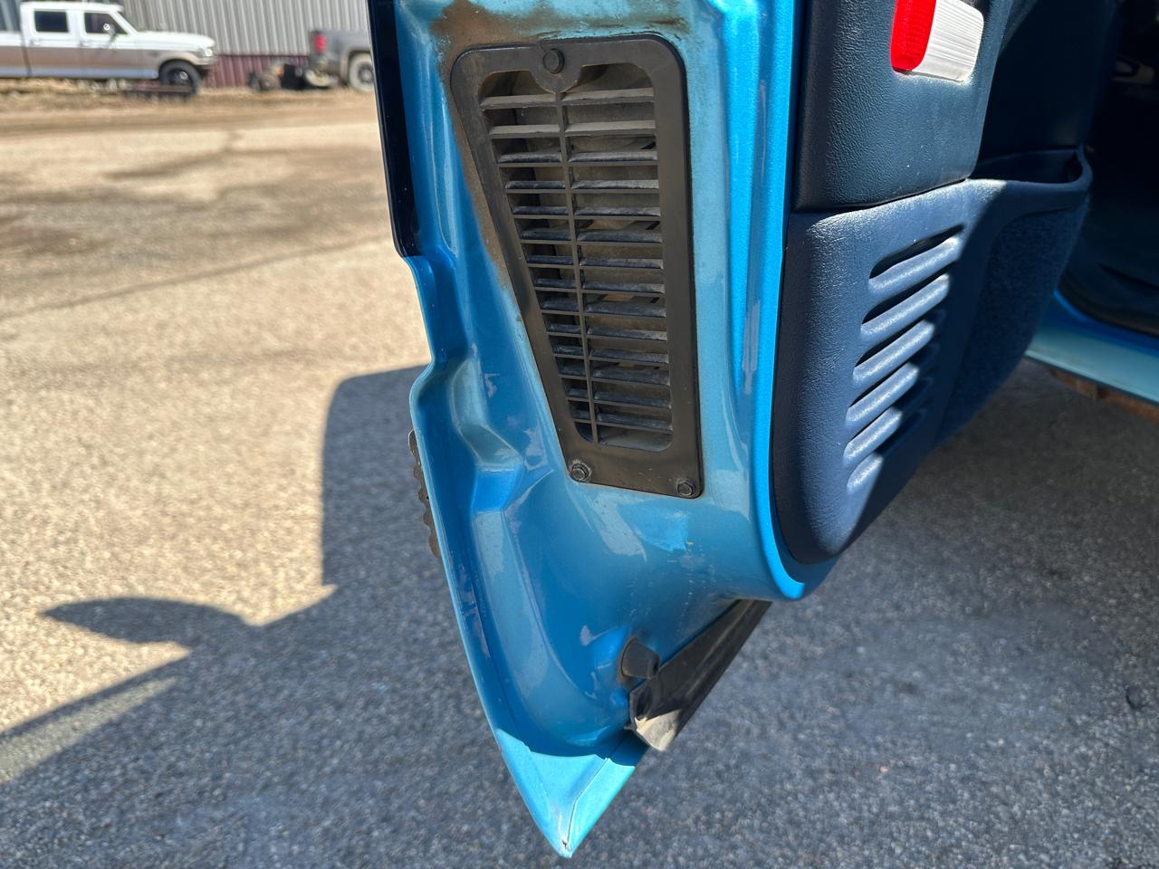 Chevrolet C/K 1500 Reg. Cab 8-ft. Bed 4WD 1995