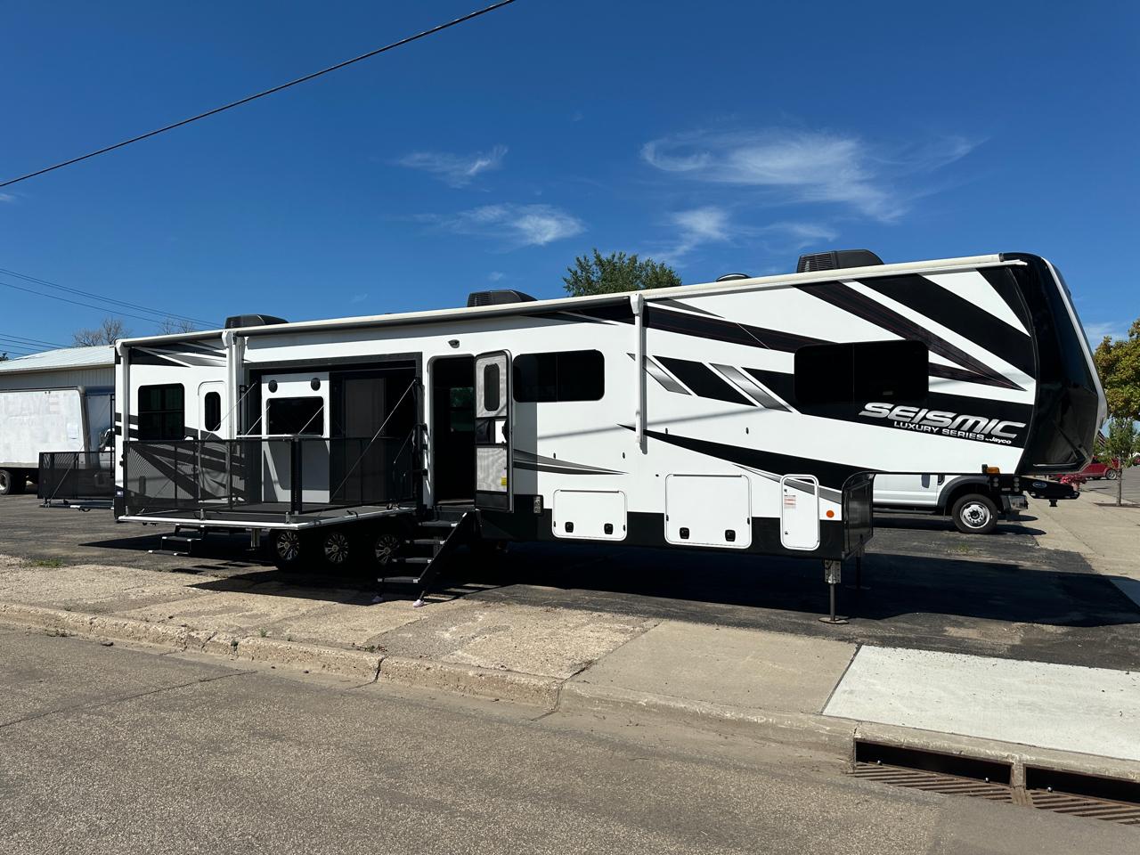 Jayco Seismic  2023