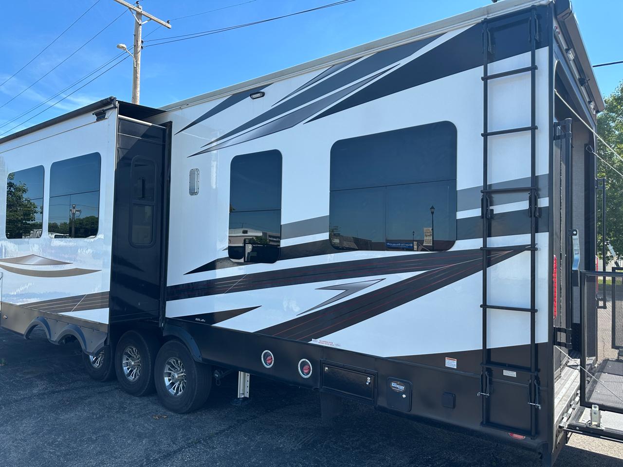 Jayco Seismic  2023