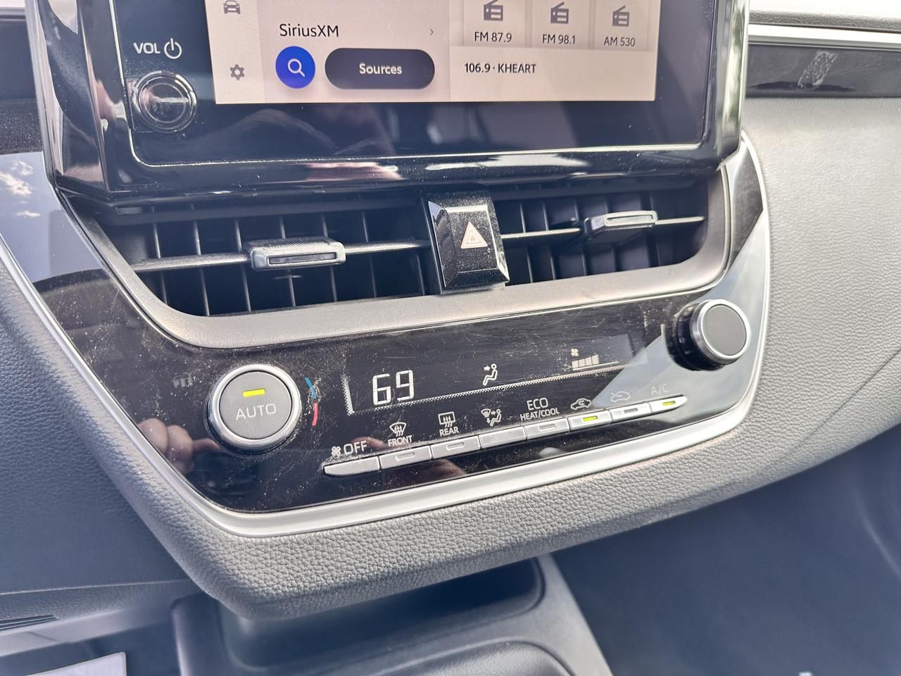 Toyota Corolla LE 2025