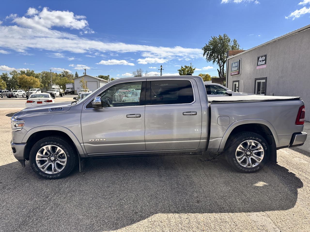 RAM 1500 4WD Crew Cab 149" Laramie Longhorn Edition 2024