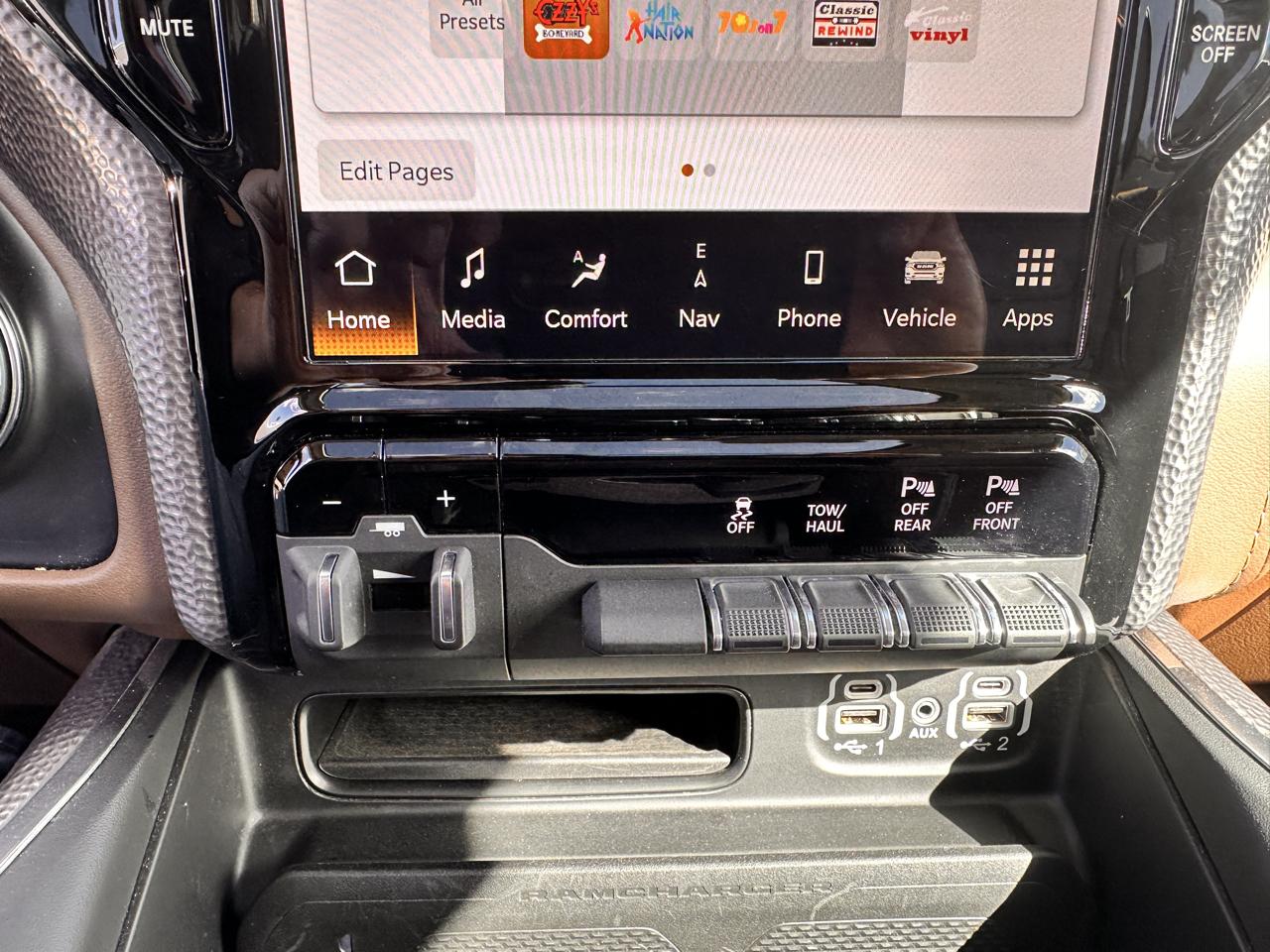 RAM 1500 4WD Crew Cab 149" Laramie Longhorn Edition 2024