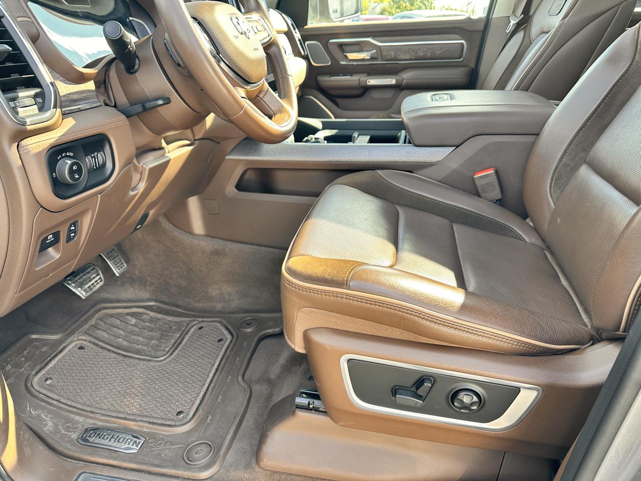 RAM 1500 4WD Crew Cab 149" Laramie Longhorn Edition 2024