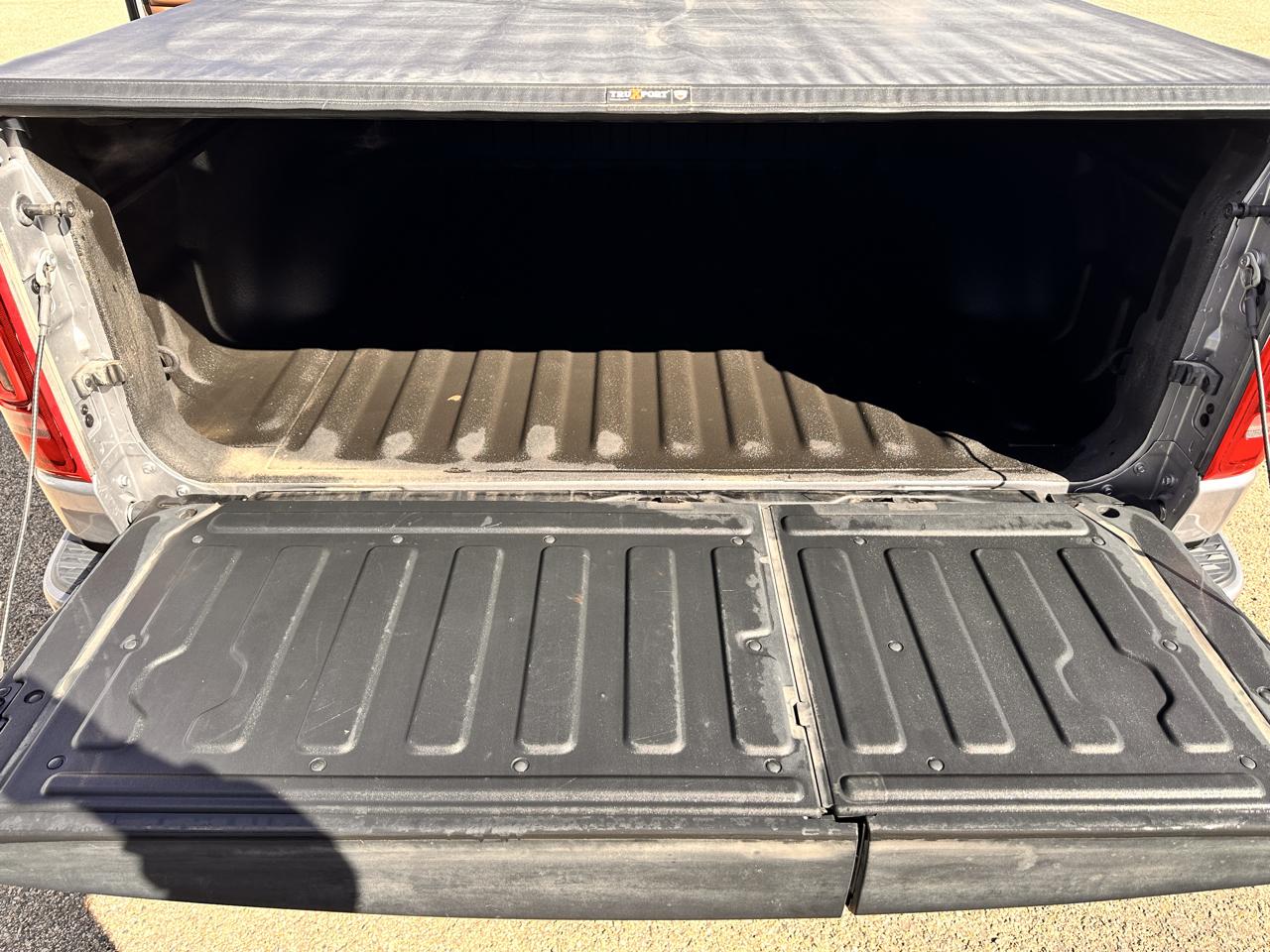 RAM 1500 4WD Crew Cab 149" Laramie Longhorn Edition 2024