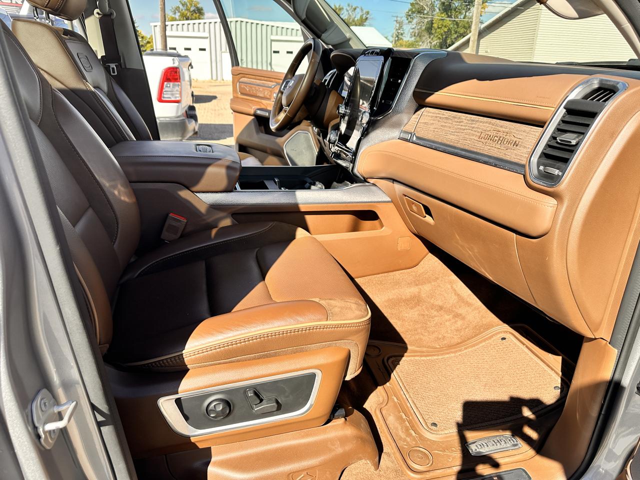 RAM 1500 4WD Crew Cab 149" Laramie Longhorn Edition 2024