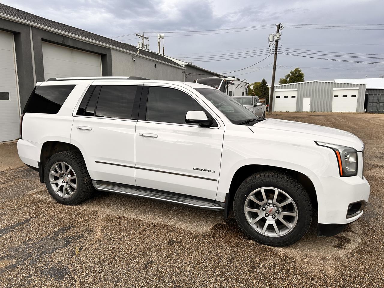 GMC Yukon Denali 4WD 2015