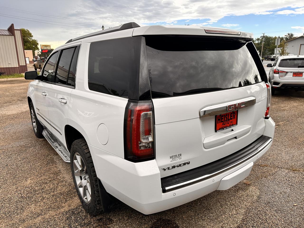 GMC Yukon Denali 4WD 2015