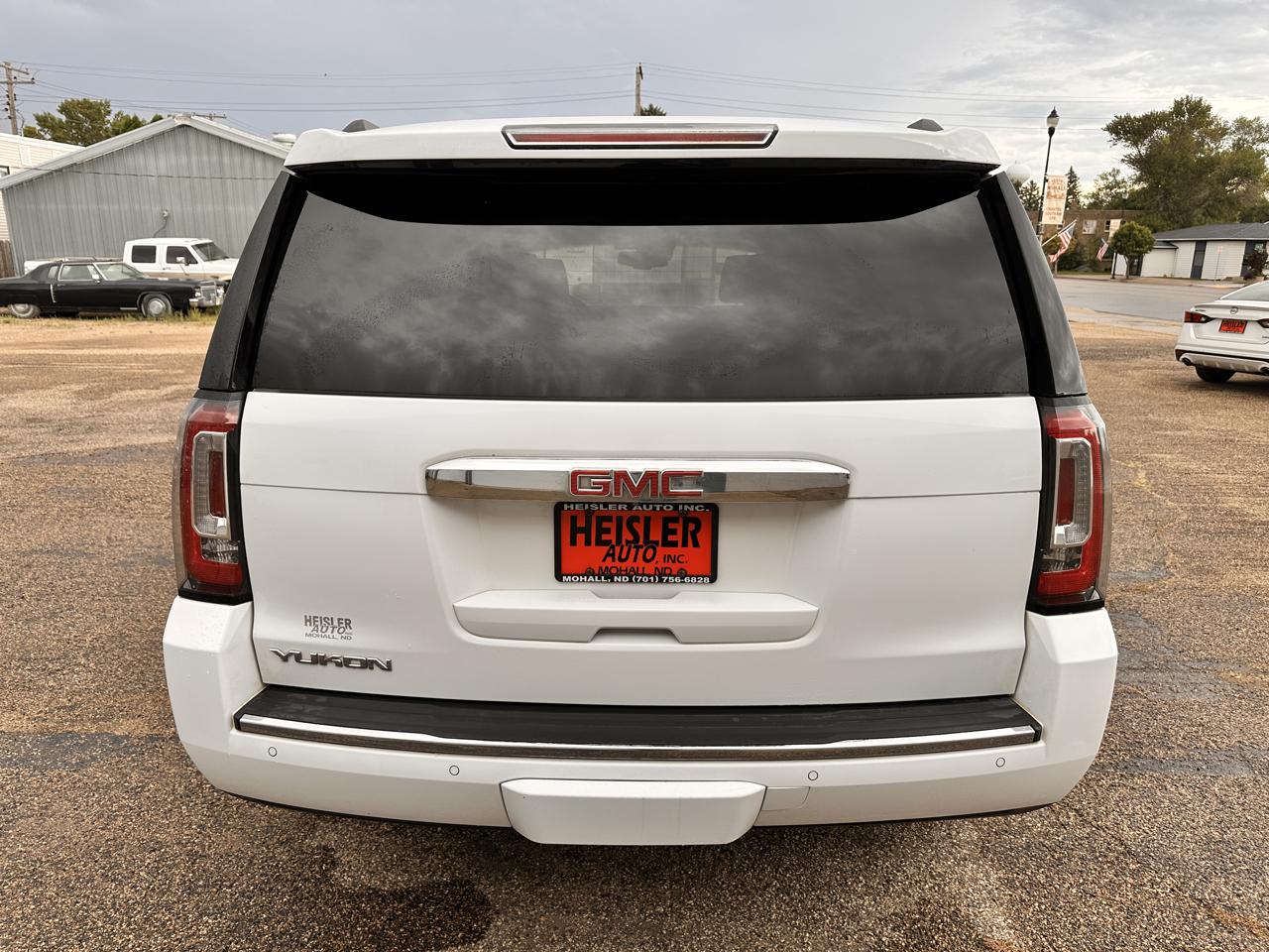 GMC Yukon Denali 4WD 2015