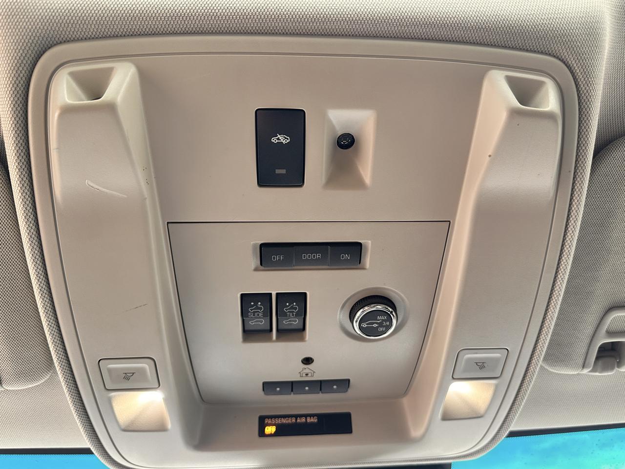 GMC Yukon Denali 4WD 2015