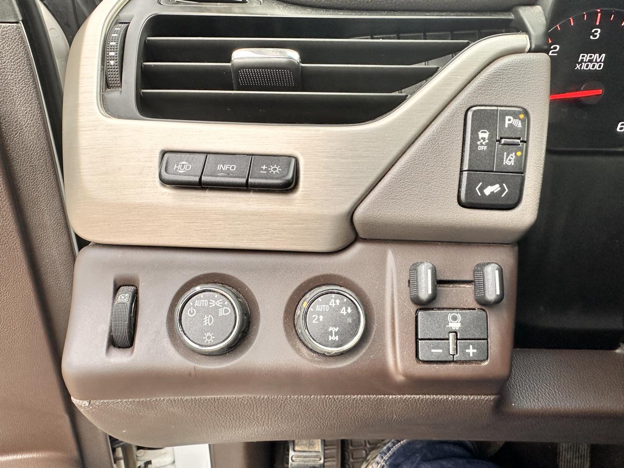 GMC Yukon Denali 4WD 2015